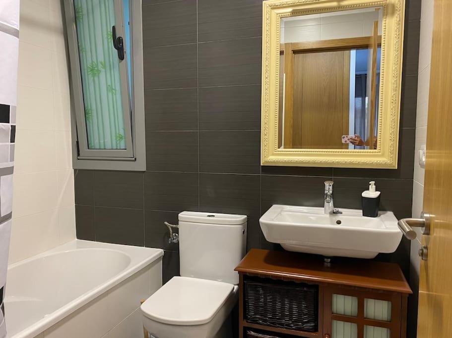 Piso Familiar Amplio Con Acceso Directo A La Playa Apartment บวยอู ภายนอก รูปภาพ